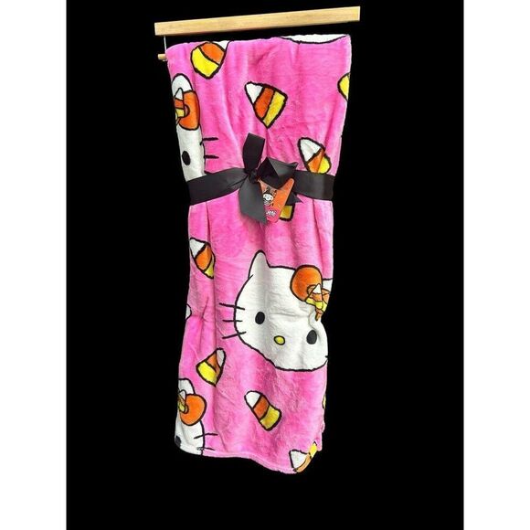 Halloween TikTok Viral Hello Kitty Throw Blanket pink candy corn - Picture 1 of 1
